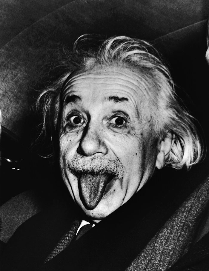 Pourquoi Albert Einstein tire la langue ?